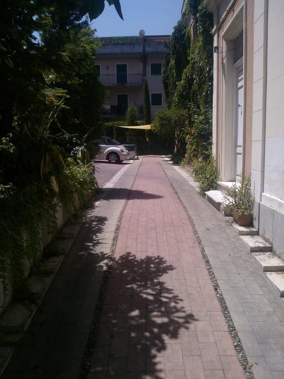 Appartamento In Villa Ачиреале Екстериор снимка